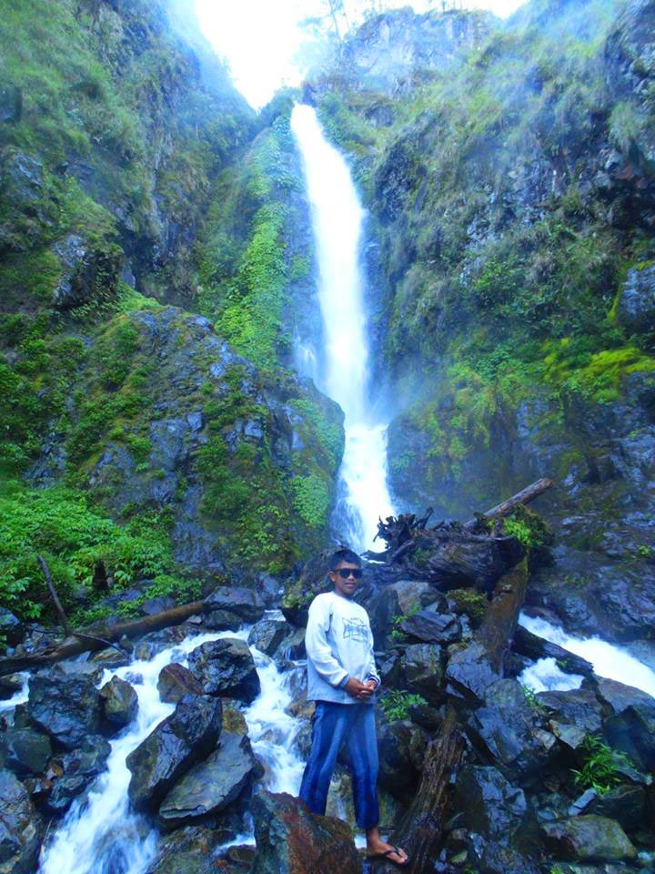 Posing at Humuyyo Falls, Talubin, Bontoc.