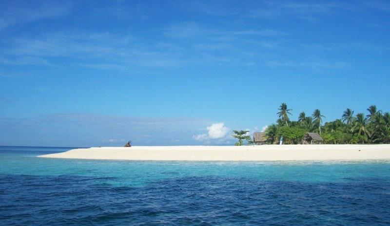 Cuatro Islas is one of the most pristine of Leyte tourist spots.