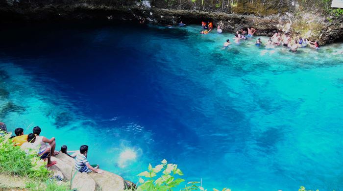 Hinatuan Enchanted River is one Surigao Del Sur tourist spots.