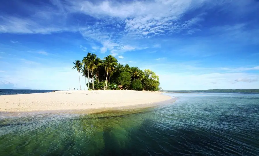 Hagonoy Island is one Surigao Del Sur tourist spots.