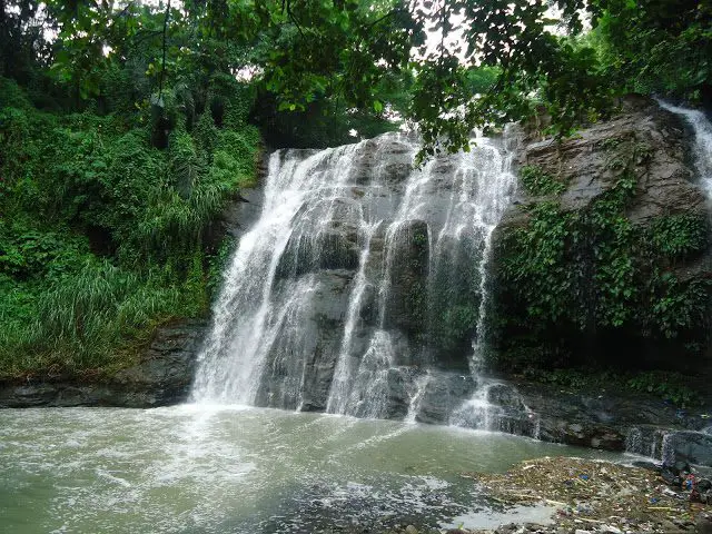 Hinulugang Taktak Falls is one of the top tourist spots/destinations in Rizal Province.