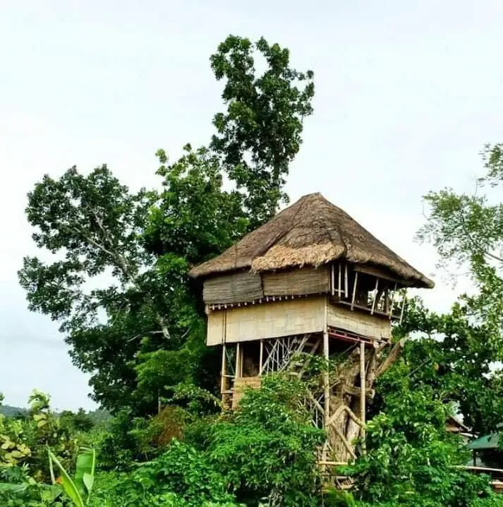 Kapusod Treehouse is one of the famous tourist spots/attractions in Batangas province.
